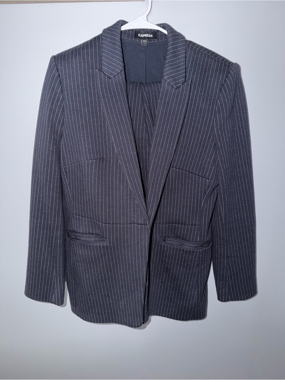 Express Pinstripe Suit NWOT Size L (blazer and pants)